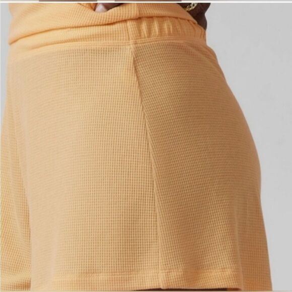 Athleta Wind Down Light Yellow Sleep Short! - Picture 4 of 6
